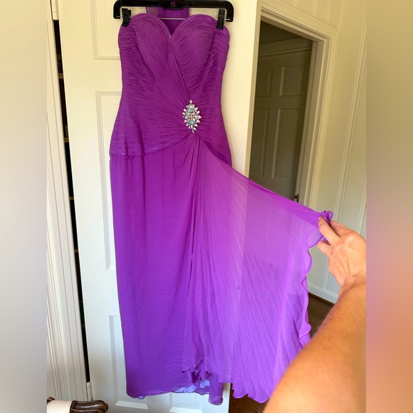 Purple formal gown - Picture 3 of 6